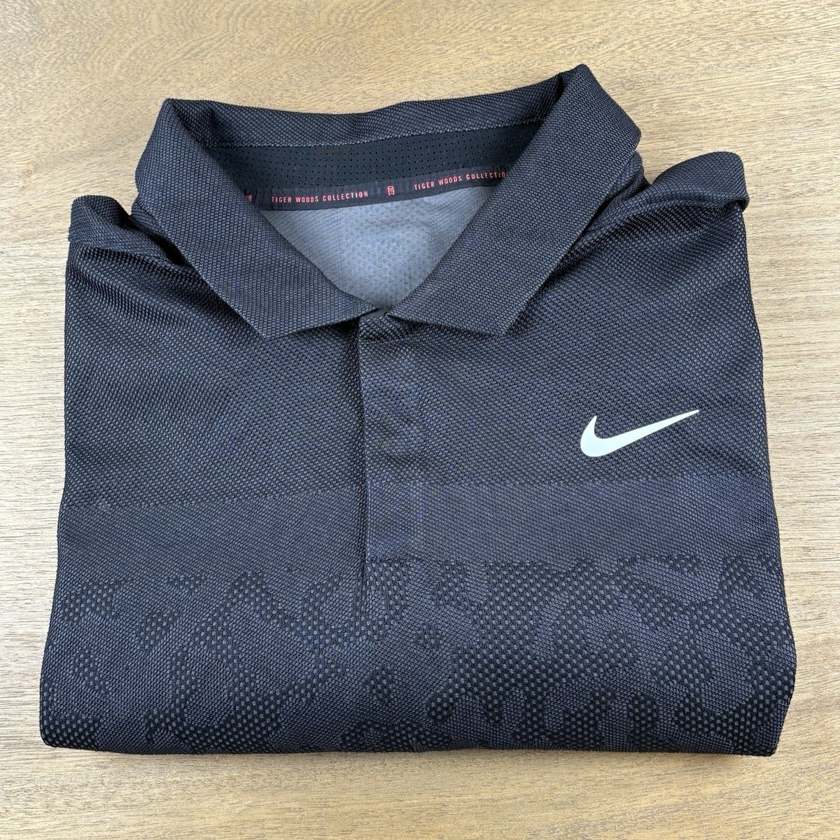 NIKE TIGER WOODS COLLECTION 半袖モックネックシャツ ナイキ NIKE タイガーウッズ TIGER WOODS モックネック Tシャツ