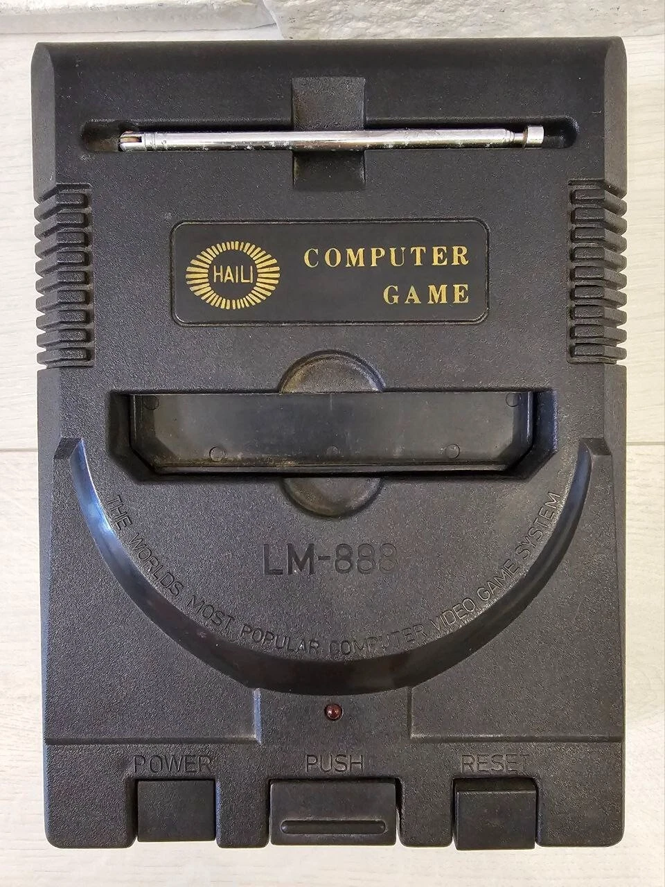 Retro 1990s Video Game Console Haili LM-888 Game TV 8 bit for parts/repair