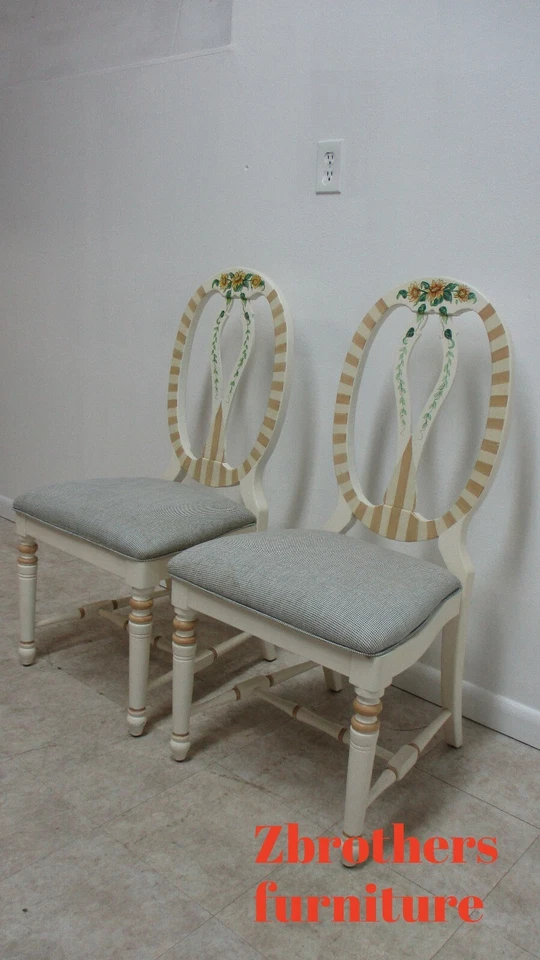 2 sillas laterales de comedor francesas con respaldo de globo decoradas con pintura para muebles Lexington A Foto 3 de 4