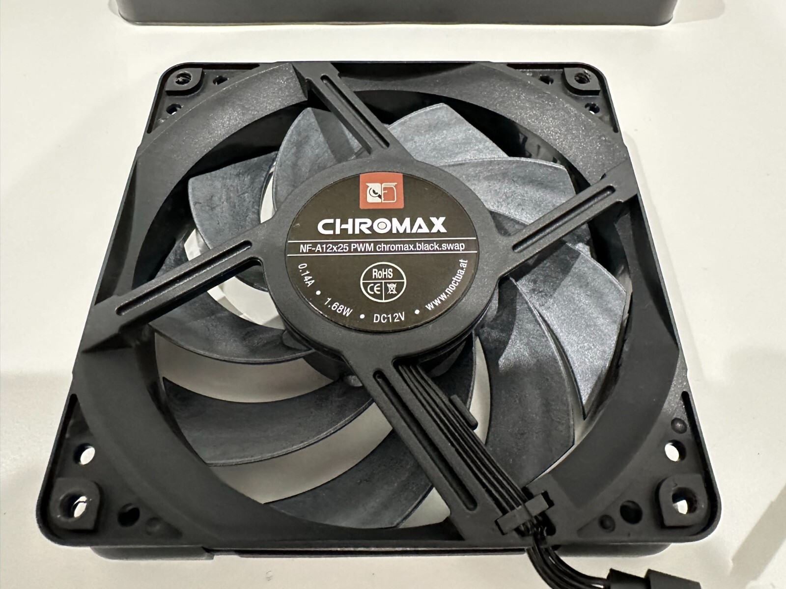 豪華な NF-A12x25 PWM chromax.black.swap NF-A12X25-PWM-CH-BK-S
