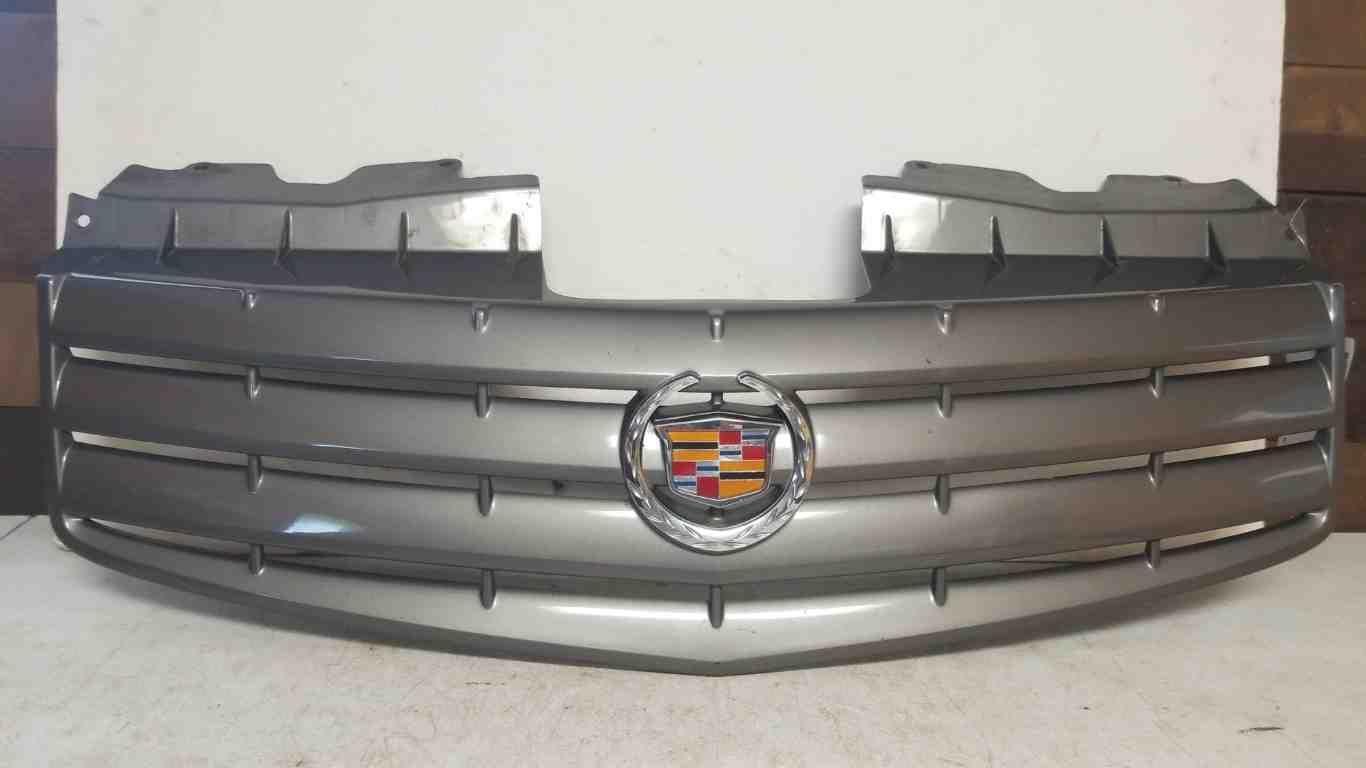 03 04 05 06 07 CADILLAC CTS Grille Charcoal W/ Emblem 1 Tab Broke
