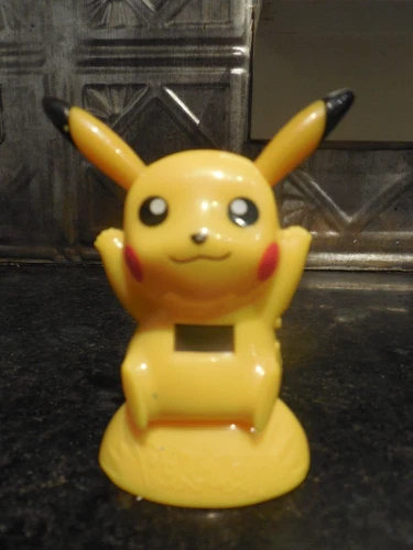 Vintage 2002 POKEMON Nintendo PIKACHU Clock 3" Wendy's Promo Plastic Figure Toy