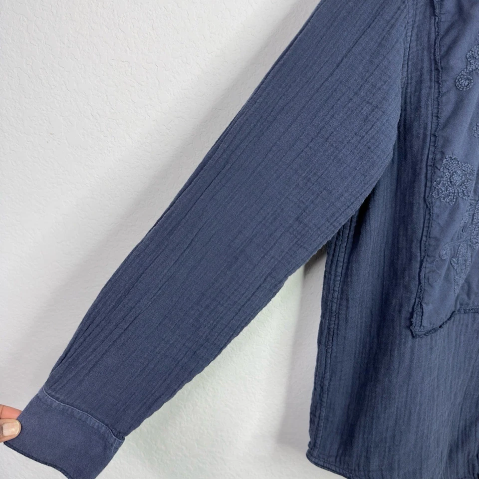 Camisa Indigo Palms de Tommy Bahama Para Hombres M Azul Gauzy Bordada Vaquero Occidental Foto 3 de 4