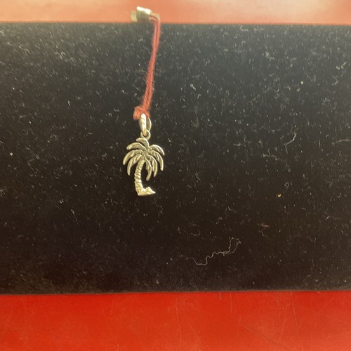 Sterling Silver Palm Tree Pendant 2.5g - Picture 2 of 4