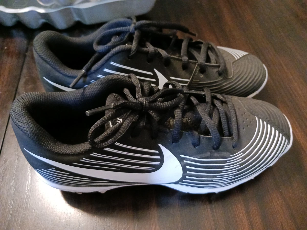 Women's size 7 softball deals cleats