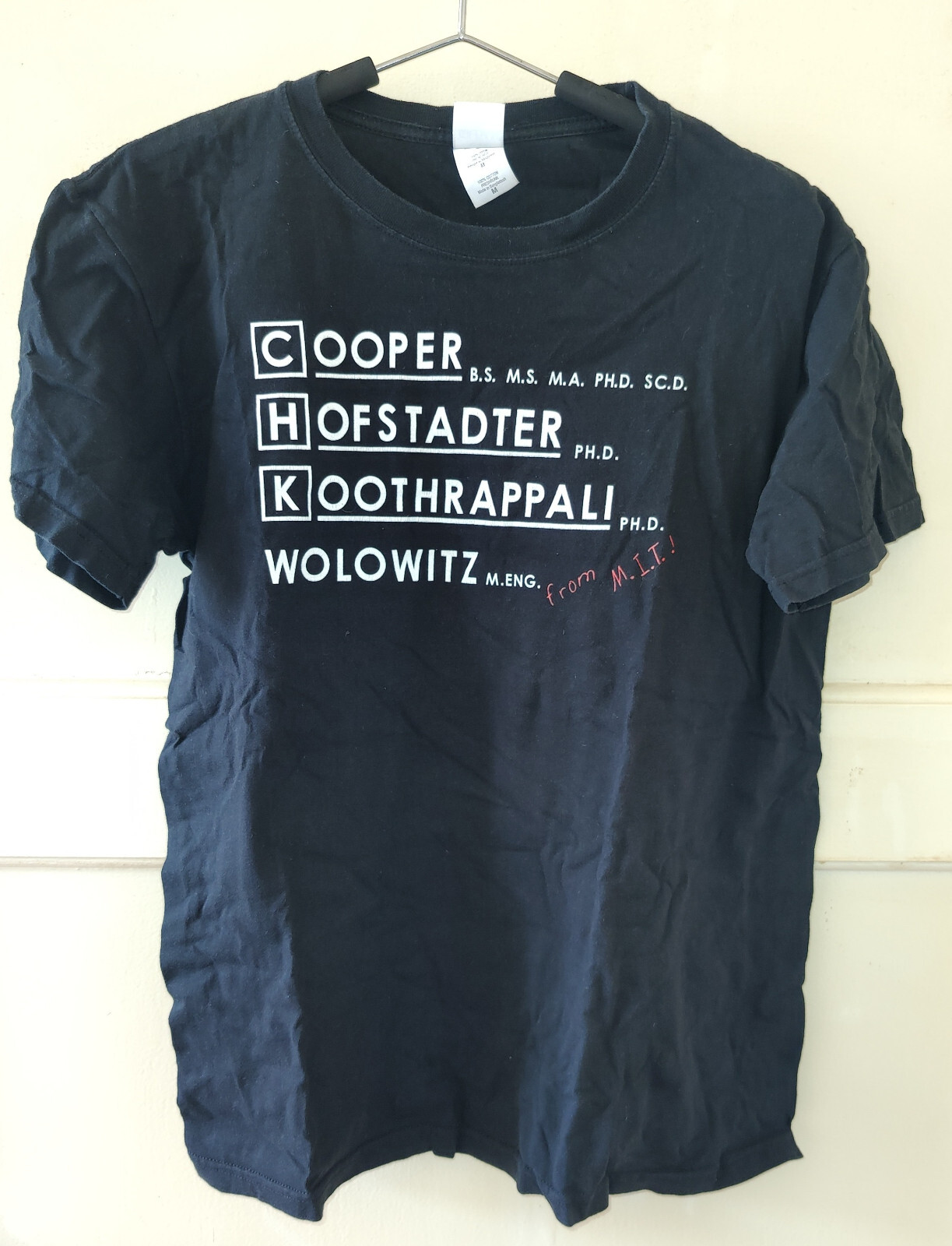 ALTRA Camicia Qwertee Tre geni e Howard The Big Bang Theory TBBT nera M