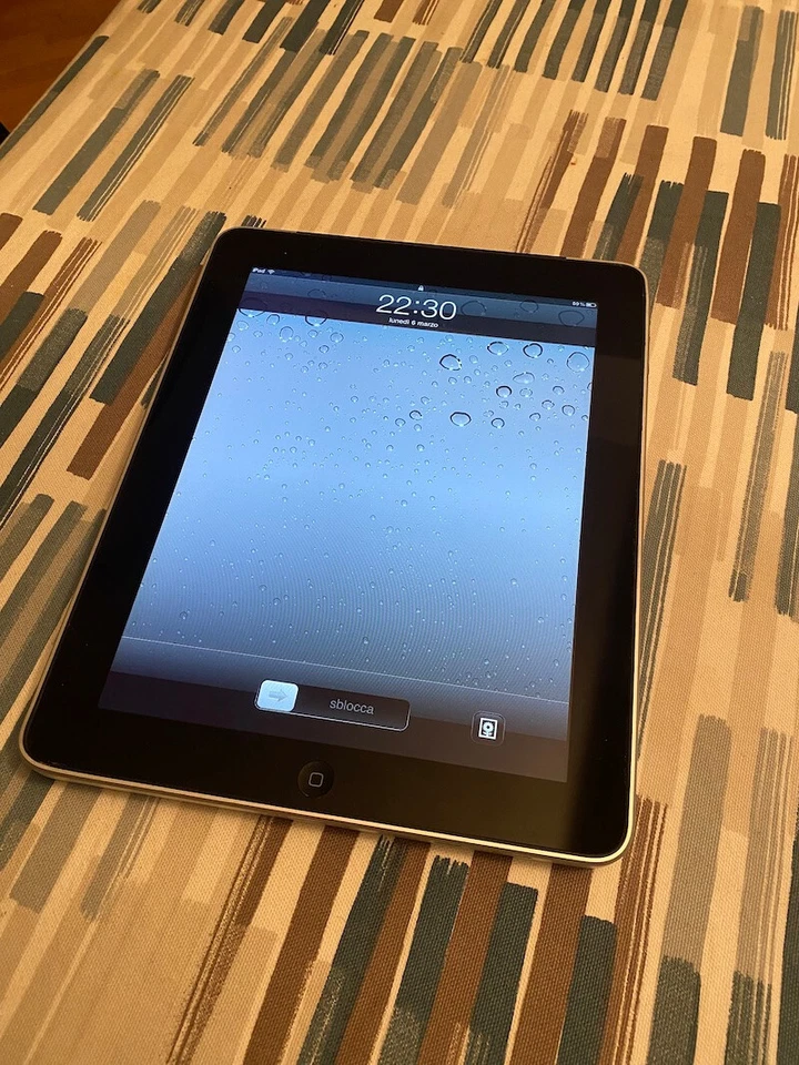 Apple iPad (1st generation) · 64GB · Cellular, foto 2 di 3