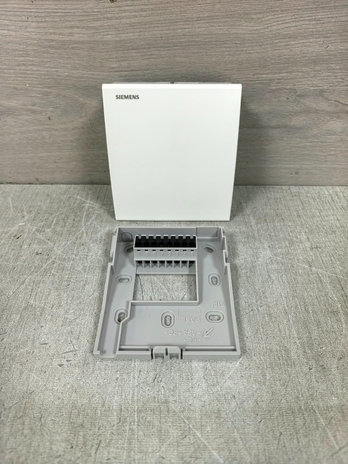 Siemens QPA2000 SIEMENS QPA2000 ROOM AIR QUALITY SENSOR 24V 2