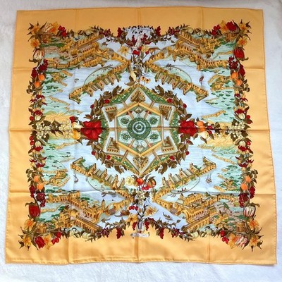 Hermes Kare90 Silk Scarf Au pays de Cocagne Good Condition Yellow Flowers