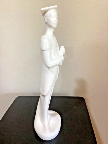 Vintage 11.5” ROYAL DOULTON Images Collection Male “THE GRADUATE” HN 3953 - Picture 3 of 7