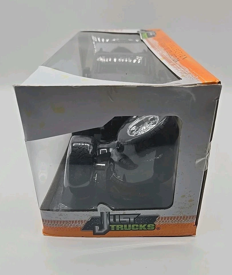 Jeep Wrangler 2007 Jada Toys Just Trucks 1:24 diecast gris. Nuevo en caja. Foto 2 de 4