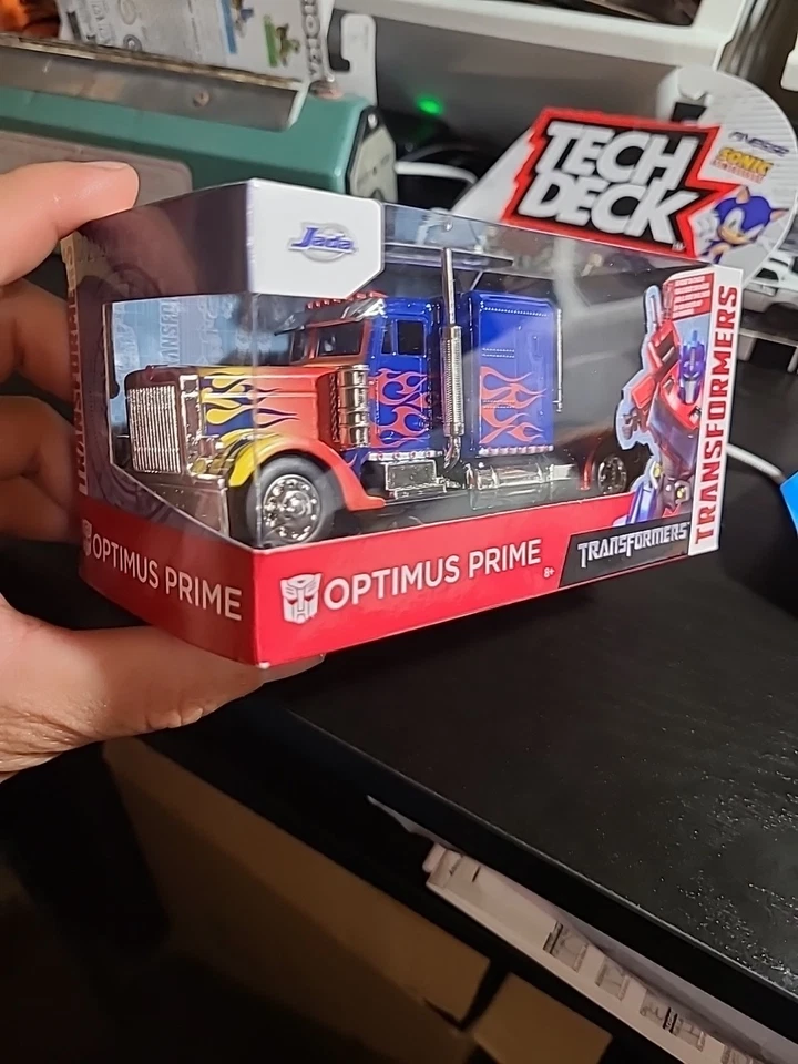 Transformers Hollywood Rides Die-Cast Optimus Prime G34 - Image 3 of 4