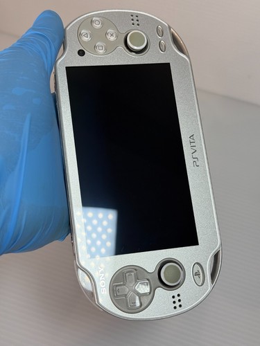 Sony PS Vita PCH-1000 PCH 1000 Console Silver w/16GB memory Very Rare - Mint - Picture 6 of 18