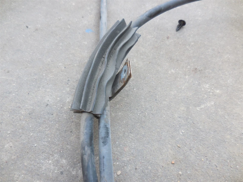 Cable de freno de emergencia de estacionamiento Cadillac STS 2004-2009 usado OEM Foto 3 de 4