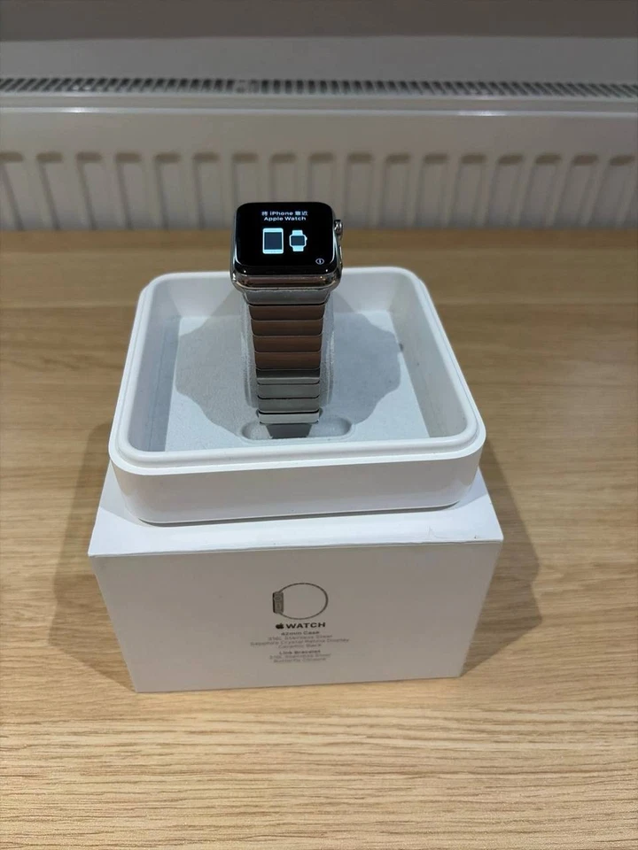 Apple Watch (1st generation), photo 1 of 5