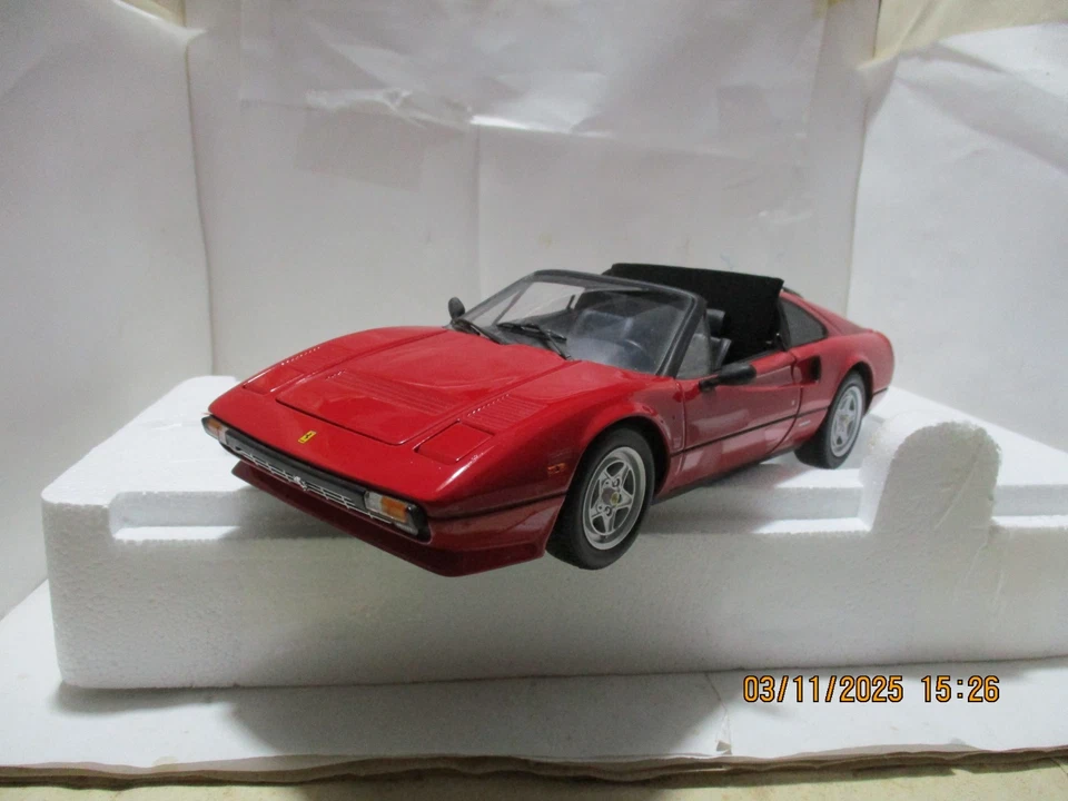 KYOSHO Ferrari 308 GTS Quattrovalvole sc 1,18 - Immagine 3 di 4