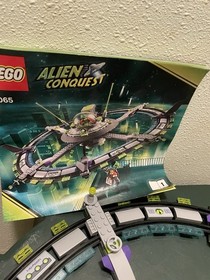 Lego 7065 Alien Mothership Space Alien Conquest Minifigs  Instruction Manuals