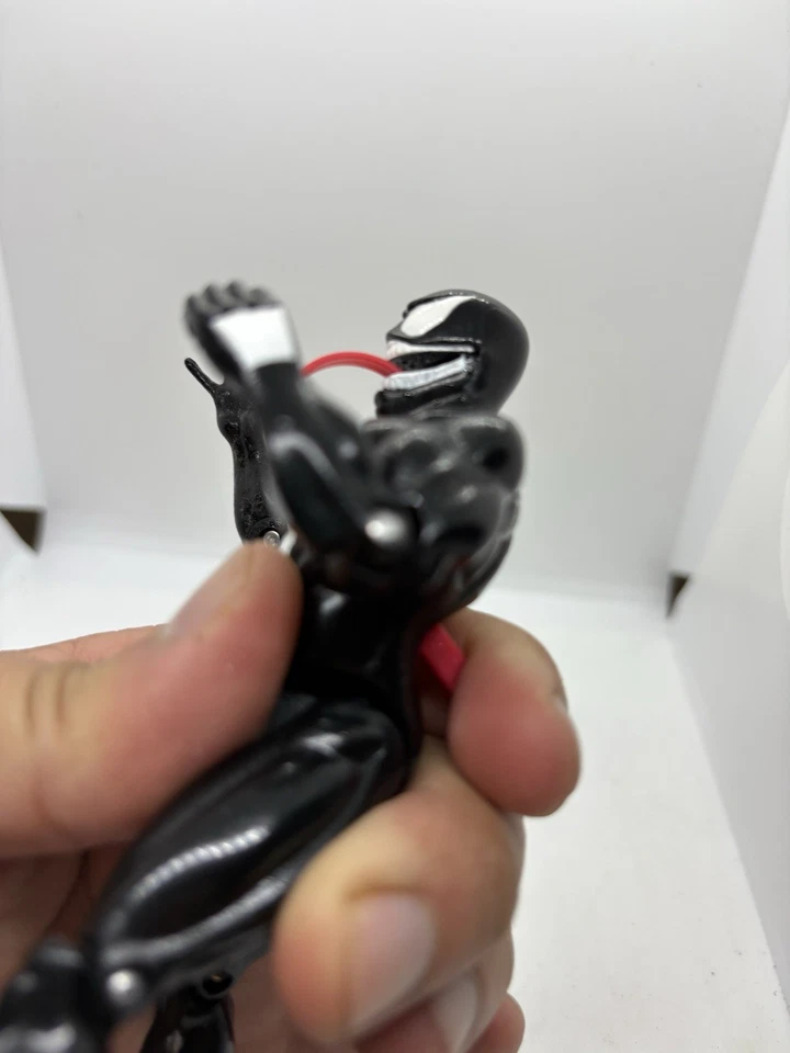 Экшн-фигурка Venom Vintage Marvel Superheroes 5,25 дюйма 1992 Flicking Tongue - Изображение 4 из 4
