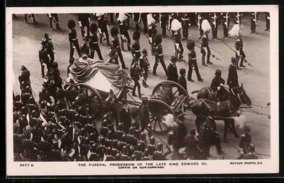 AK The Funeral Procession of the late King Edward VII., Coffin on Gun-carriage 