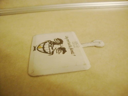 Vintage Tin Fold Over Advertising Button WAR Why Can't we be Friends Collectible - Picture 3 of 3