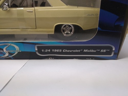 Chevy Malibu Muscle Car Maisto 1965 amarillo crema diecast escala 1:24 #HAC-29 - Imagen 4 de 5