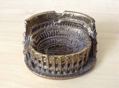 The Colleseum Rome-Miniature. Gold Coloured Resin Model. Pre Owned. VG Cond. - Bild 8 von 15