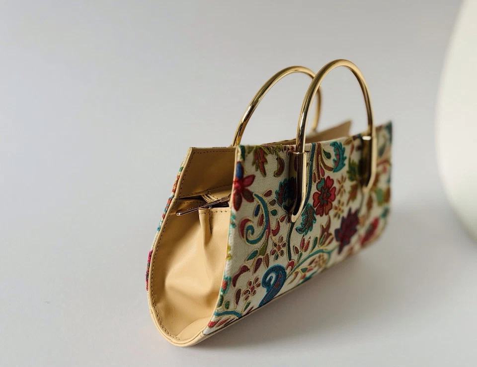 Handmade embroidered cream ladies evening/Handbag/Clutch bag/party bag/wedding - Image 2 of 4