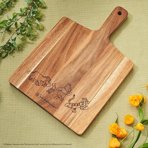 Le Creuset Disney Winnie the Pooh Acacia Wood Tray Cutting Board Placemat Trivet - Picture 6 of 6