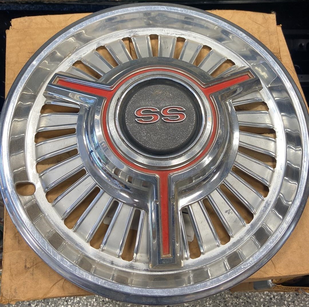 Used Original Chevrolet GM Hub Caps 1965 1966 Nova Chevy II Chevelle SS