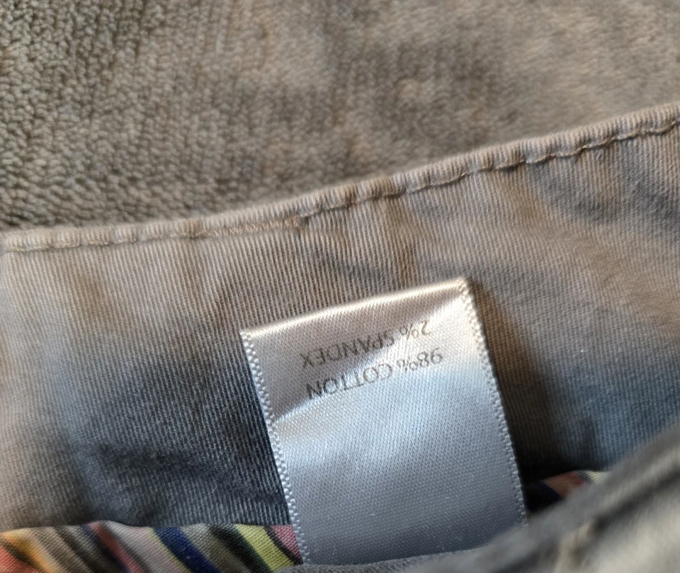 Avenue Signature Chino Shorts Womens Sz 16 Stone Washed Olive Green Soft Casual - Image 4 of 4