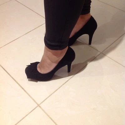 Chaussures escarpins noirs en daim en 37 - Photo 1/4