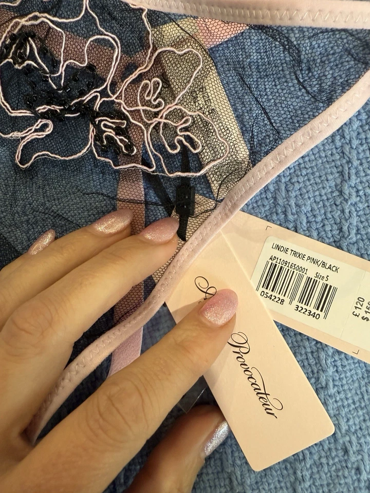 Tanga Lindy Agent Provocateur para mujer nueva con etiquetas talla 5 rosa y negro floral Foto 3 de 4