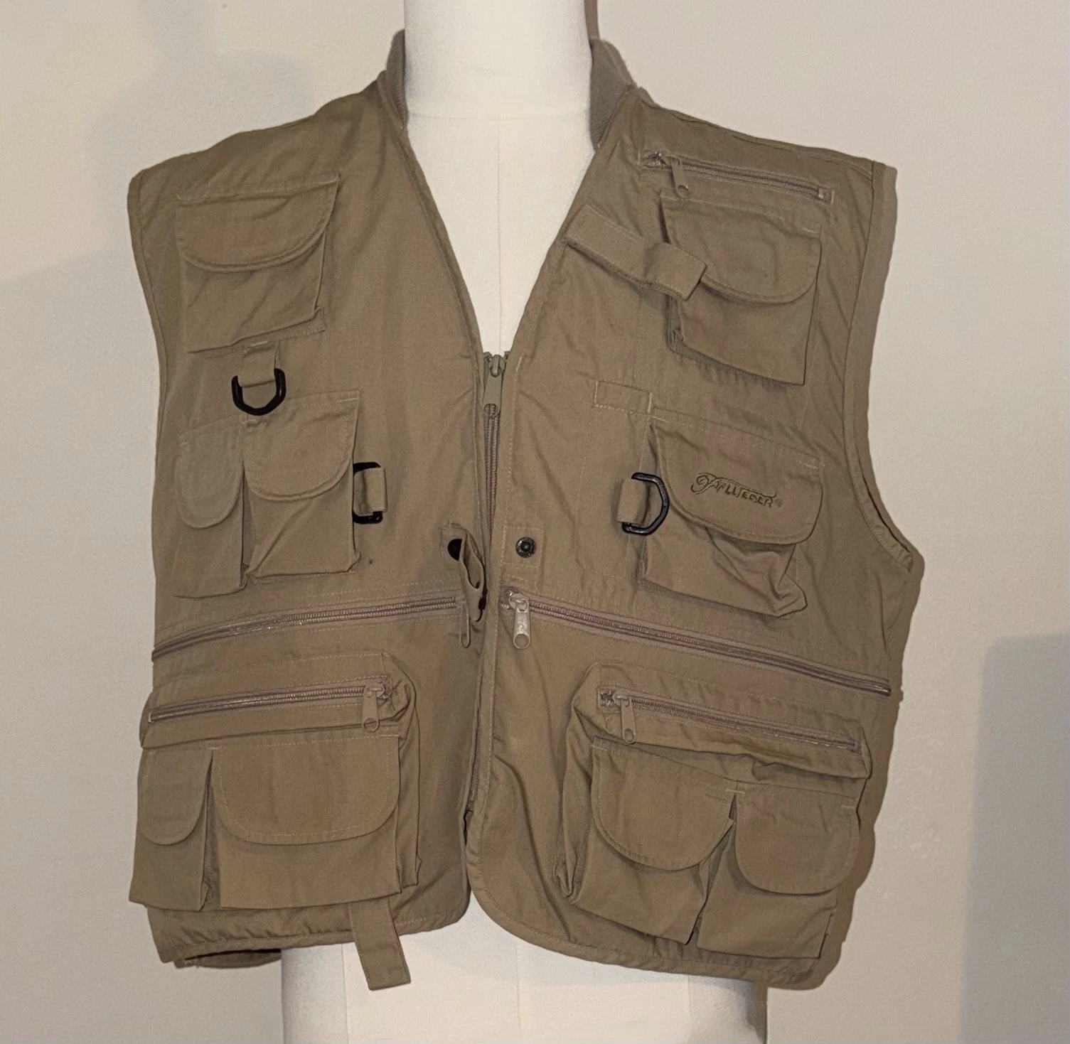 Pflueger Kahki Fishing Vest Men’s Size L/XL
Opens in a new window or tab
