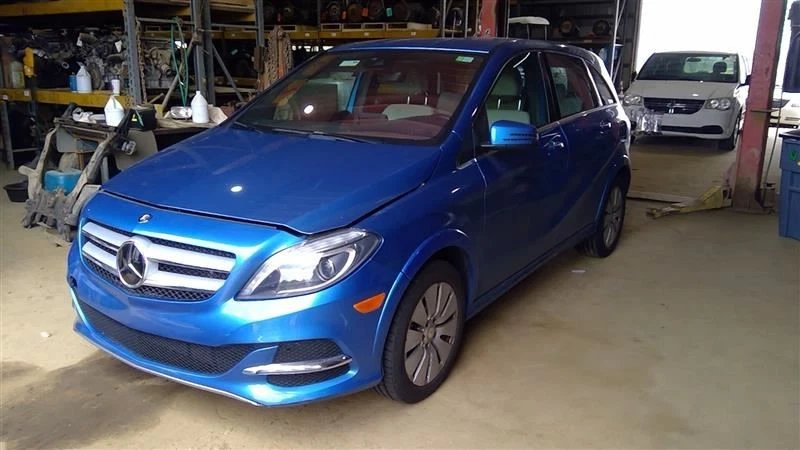 2015 Mercedes B-Class Glove Box Black - Image 2 of 4