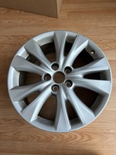 Toyota Silver RAV4 OEM Wheel 18” 2013-2015 Rim Factory OEM 18x7.5 42611 0R160