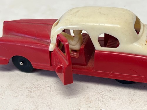 Vintage Renwal Plastic Sedan 6.5 inches long - Picture 7 of 7
