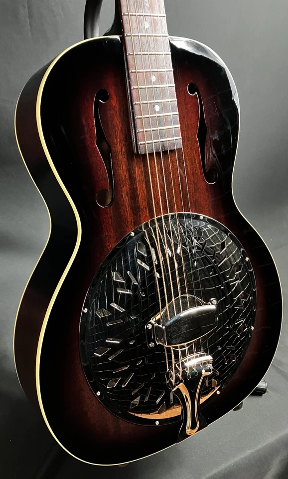 Guitarra Resonadora de Cuerpo Pequeño Recording King RR-41-VS Rattlesnake De Colección Sunburst Foto 3 de 4