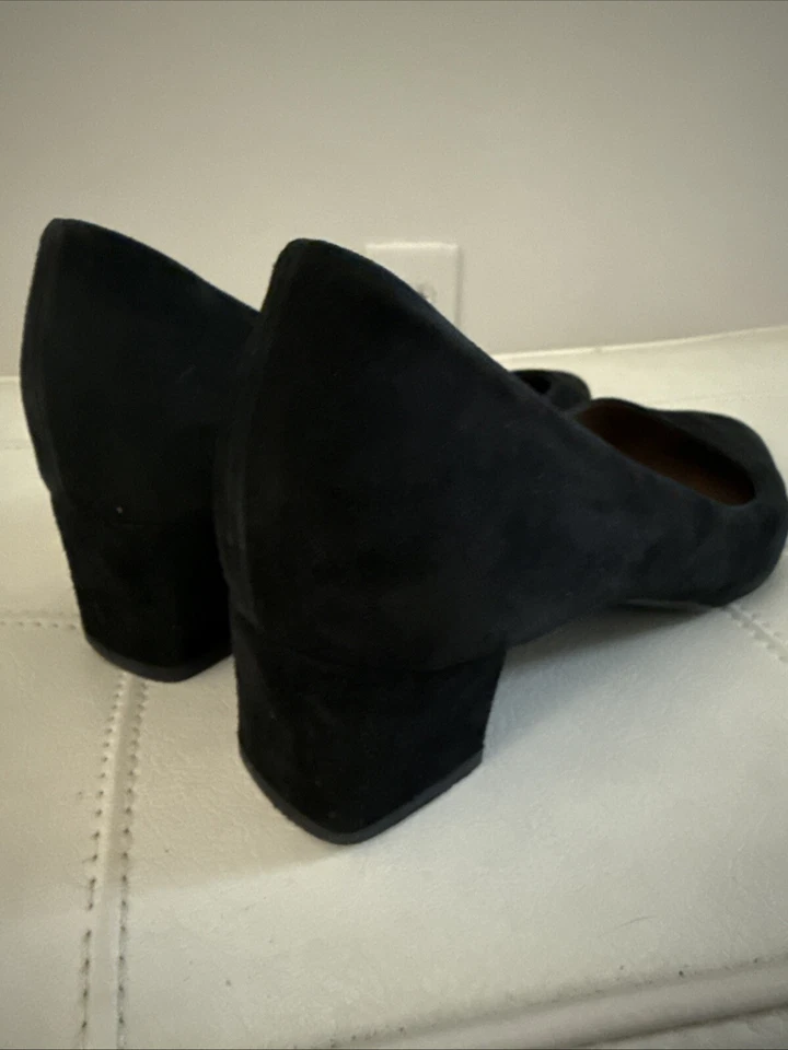 Aquatalia 女式麂皮绒皮革尖头粗跟鞋黑色 10 码二手状况完好 — 第 4/4 张图片