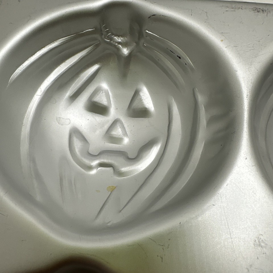 Vintage 1983 Wilton Mini Pumpkin Cake Pan Baking Mold 5081040 eBay