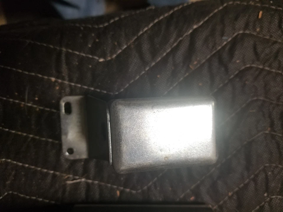 1981 1982 1983 1984 OLDSMOBILE 88 и 98 питания антенны реле новый из старых запасов GM # 22510577 - Изображение 3 из 3