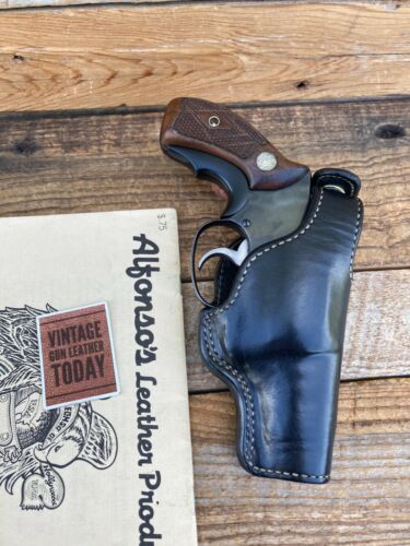 Alfonsos Plain Black Leather Smooth Lined 2 S&W Chiefs Special Revolver Top Snap