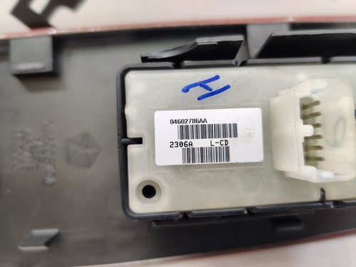 2007 JEEP GRAND CHEROKEE WK LEFT FRONT WINDOW SWITCH 04602786AA - Picture 5 of 5