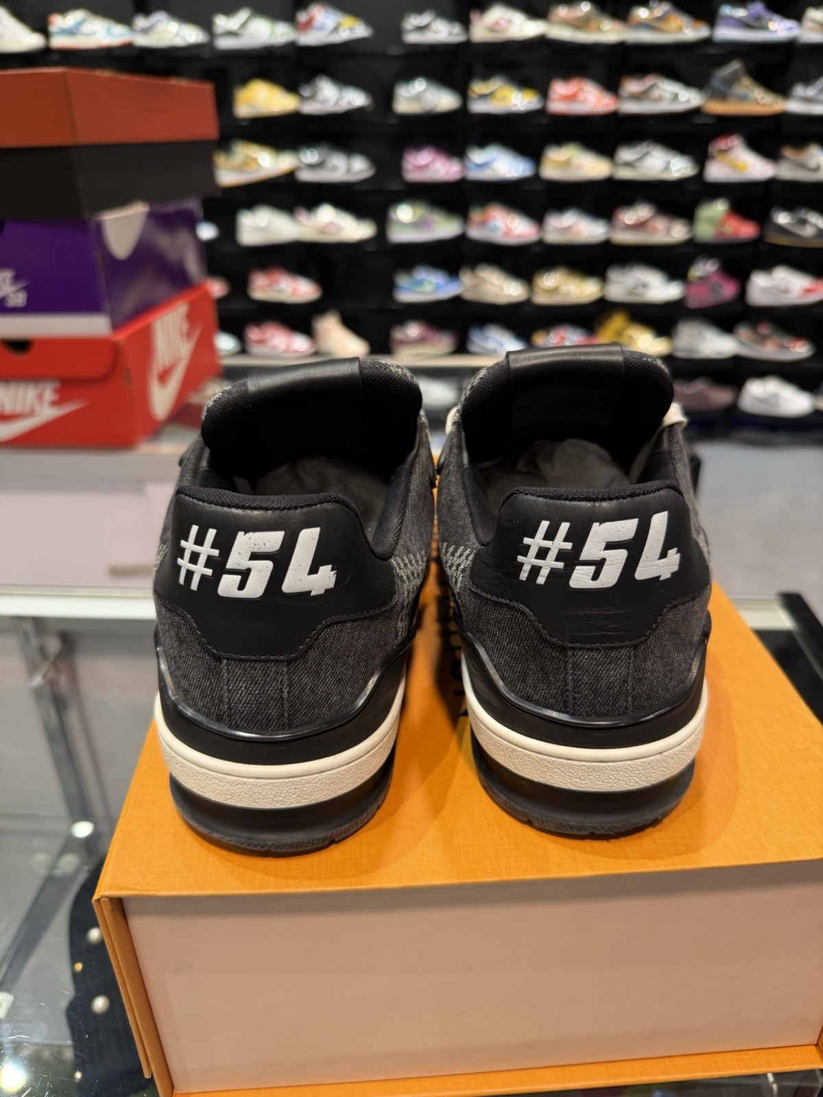 Size 7.5LV/8.5US - Louis Vuitton Trainer ' Black ' $1200 Authentic RARE image 10