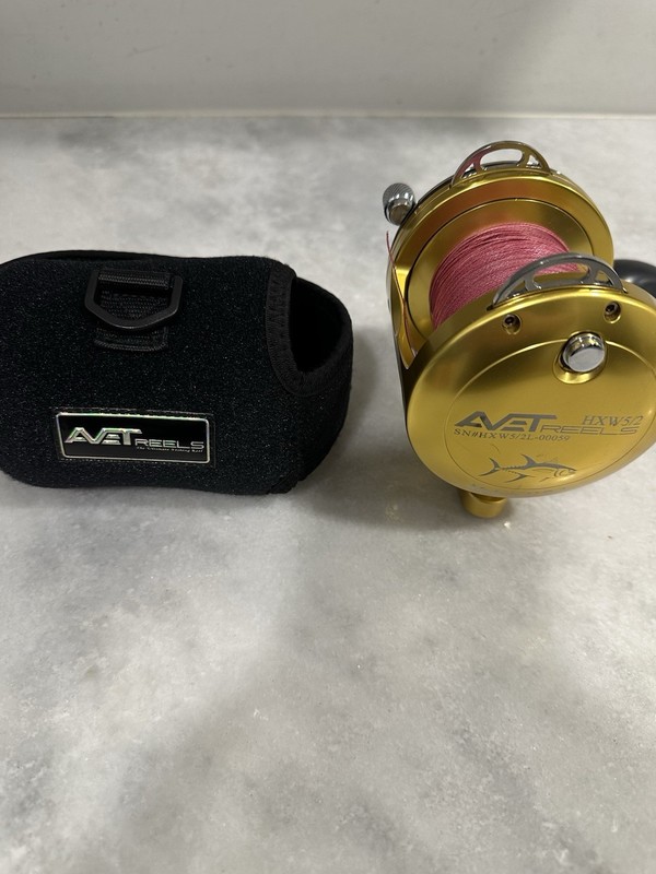 Avet HXW5/2 Two-Speed Lever Drag Reel,left hand Retrieve GOLD with Cover
