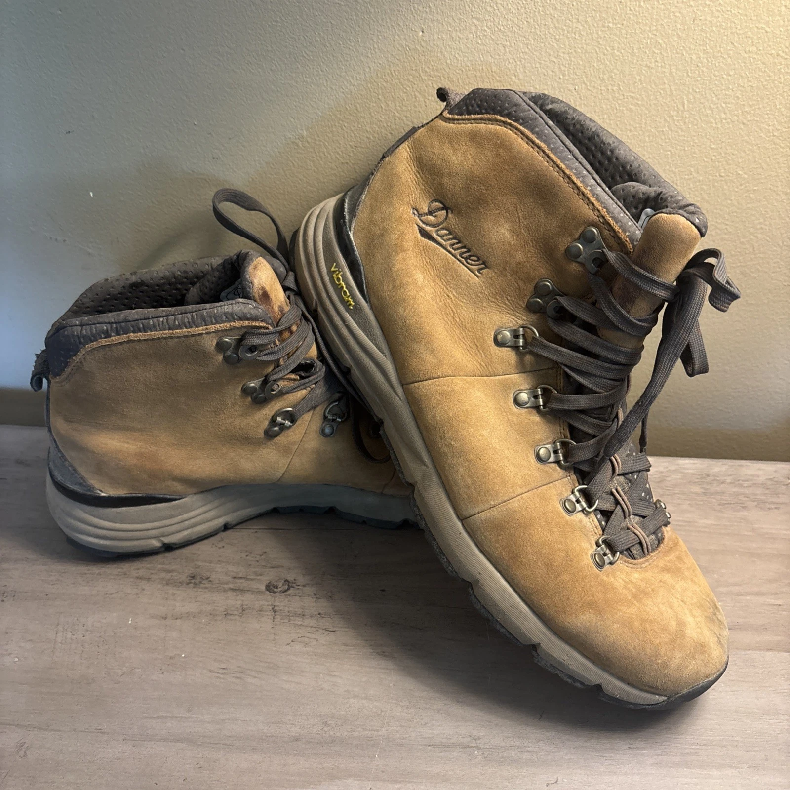 Danner Mens 11 Waterproof Mountain 600 4.5” Rich Brown Hiking Boots
Opens in a new window or tab