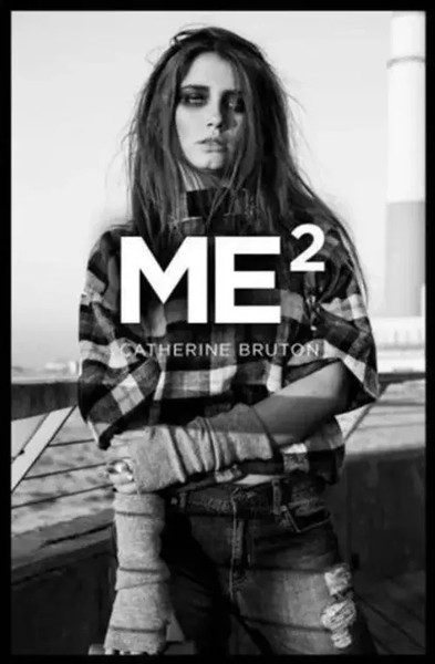 ME2 | Catherine Bruton | Englisch | Taschenbuch | Kartoniert / Broschiert | 2017-image