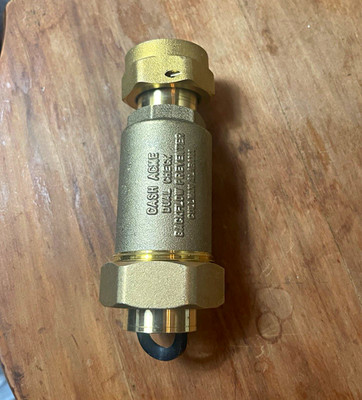 Cash Acme BF5 Dual/Double Check Brass Water Valve 1in x 3/4in 125psi BF5M0134