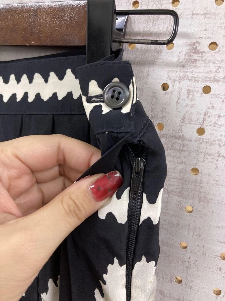 Б/У АРХИВНАЯ ВИНТАЖНАЯ ШЕЛКОВАЯ ПЛИССИРОВАННАЯ ЮБКА BALENCIAGA С ПРИНТОМ КОРЕННЫХ АМЕРИКАНЦЕВ ACCEP - Изображение 3 из 4