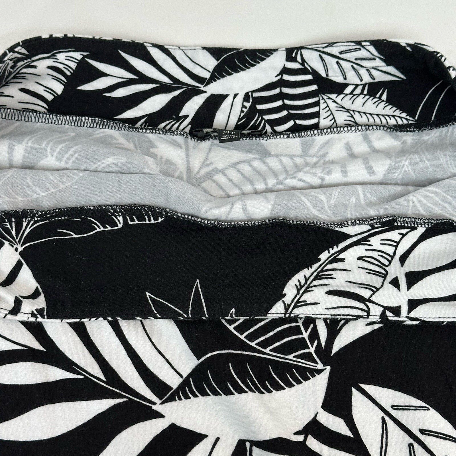 Talbots XLp Black White Leaf Pattern Pull On Full… - image 4