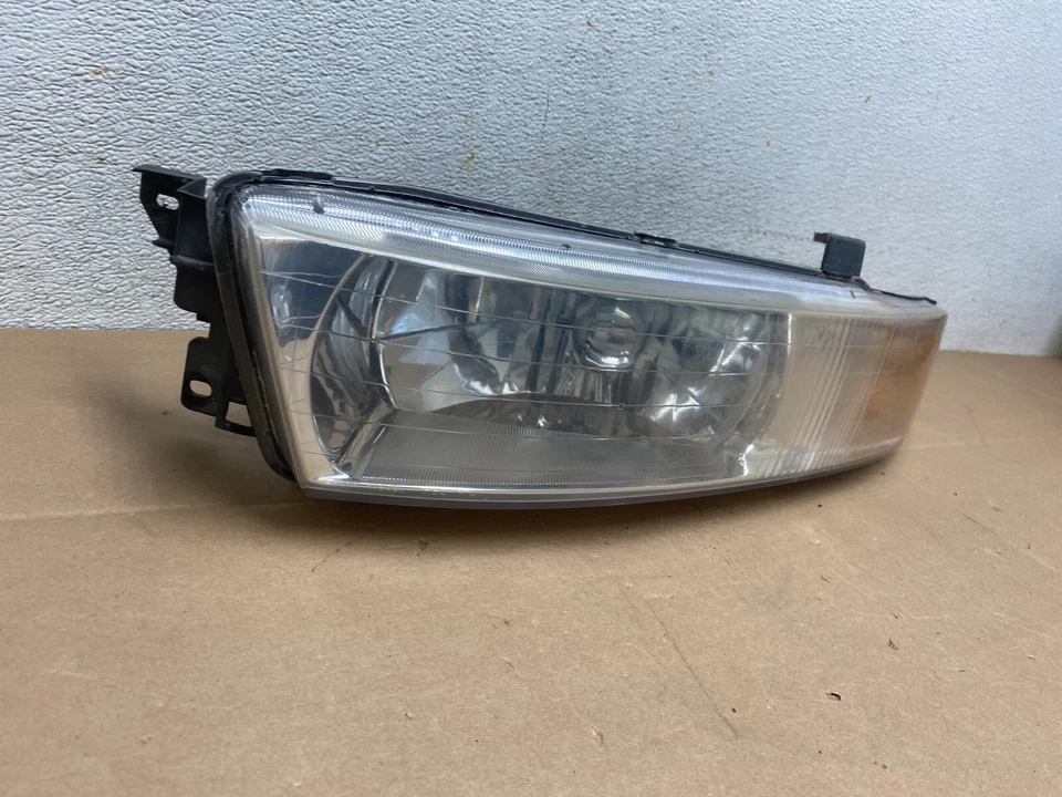 Farol lateral esquerdo Mitsubishi Galant 1999 a 2001 driver M2490 DW - Imagem 3 de 4